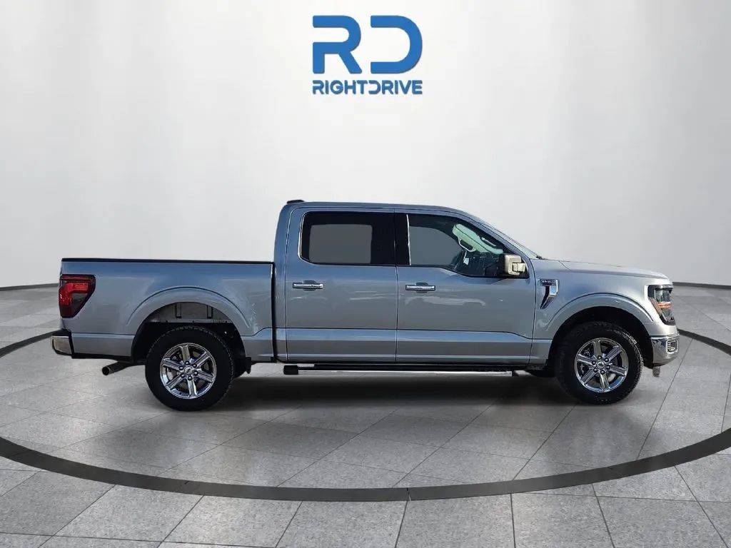 Ford F-150 photo 2