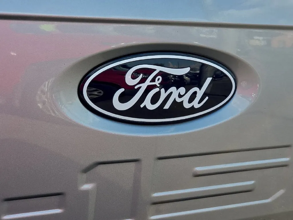 Ford F-150 photo 12