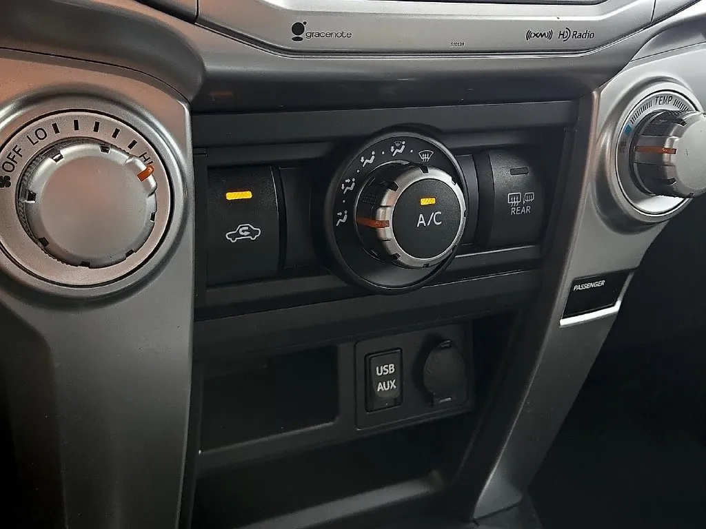 Toyota 4Runner photo 21
