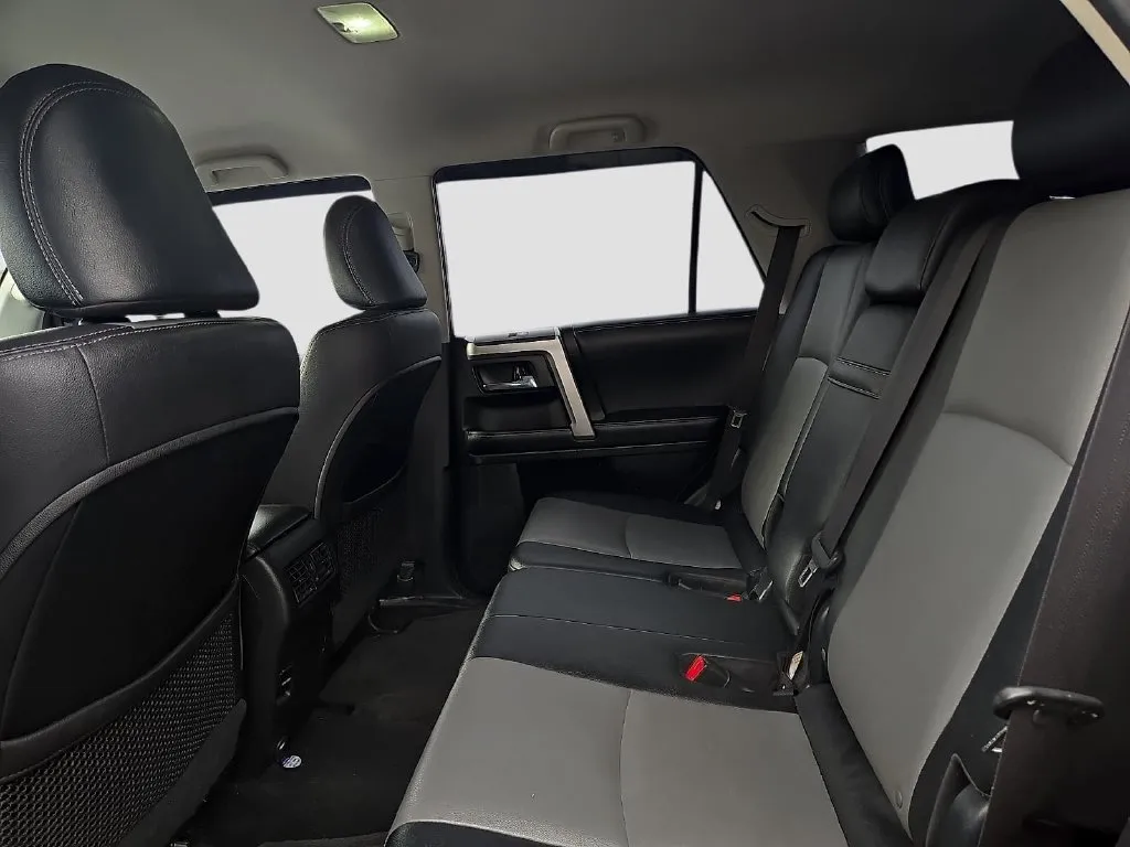 Toyota 4Runner photo 11