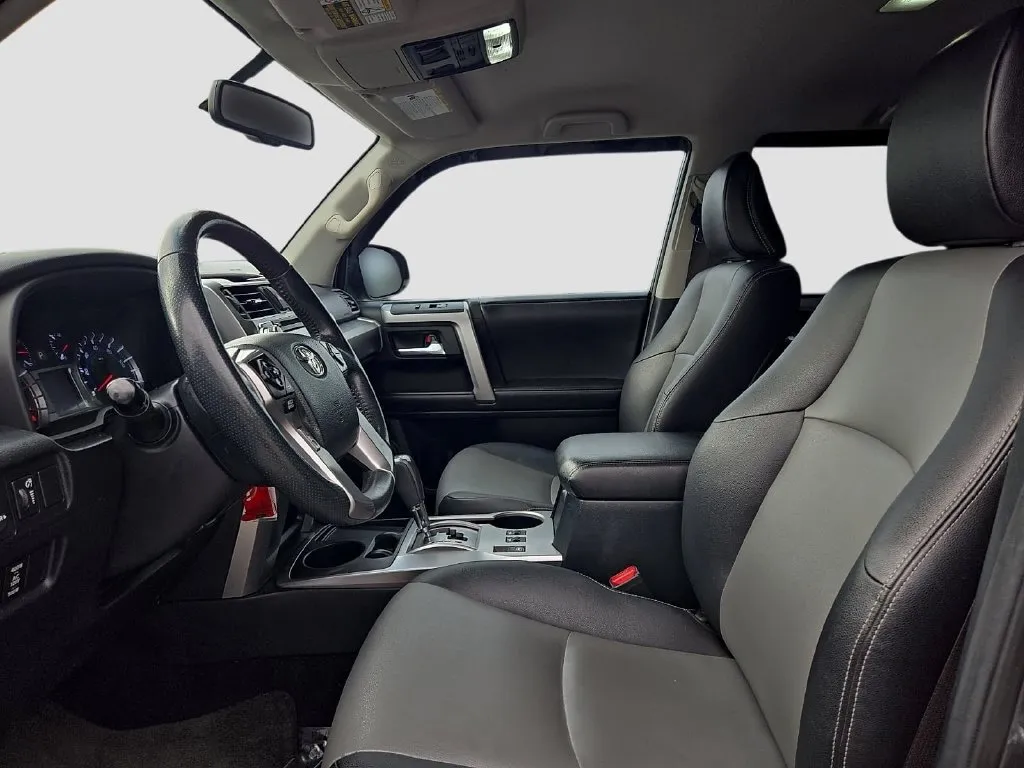 Toyota 4Runner photo 16