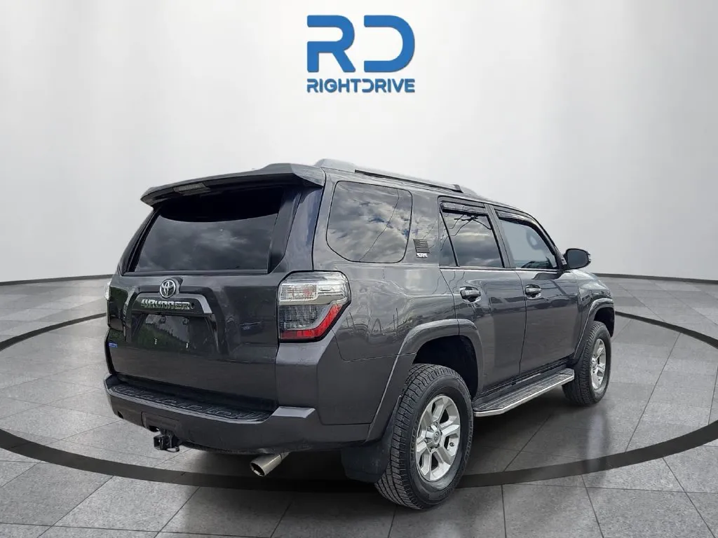 Toyota 4Runner photo 3