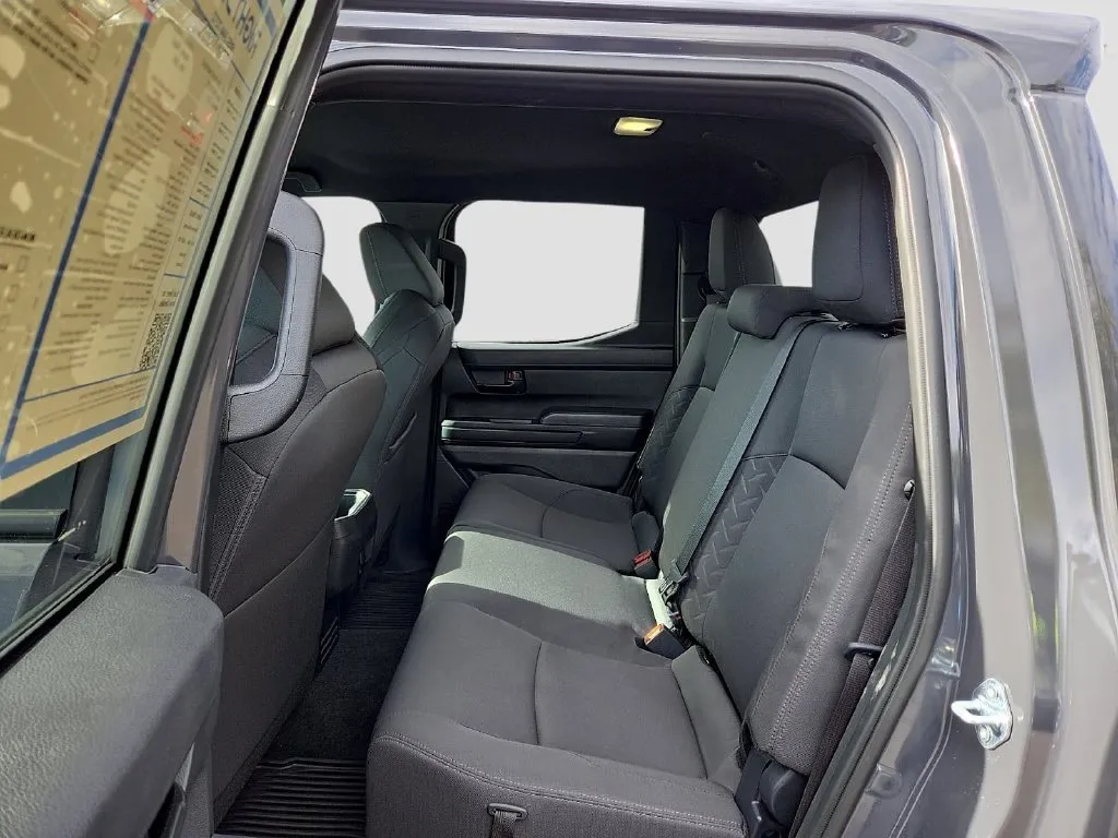 Toyota Tacoma photo 13