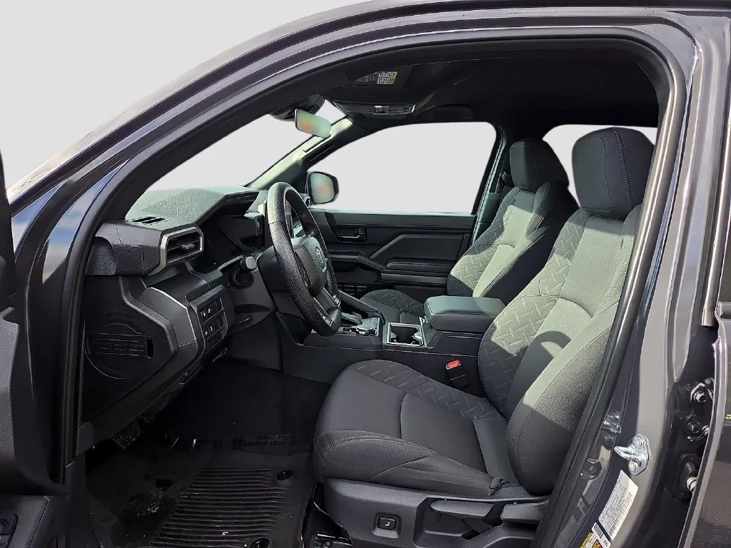 Toyota Tacoma photo 19