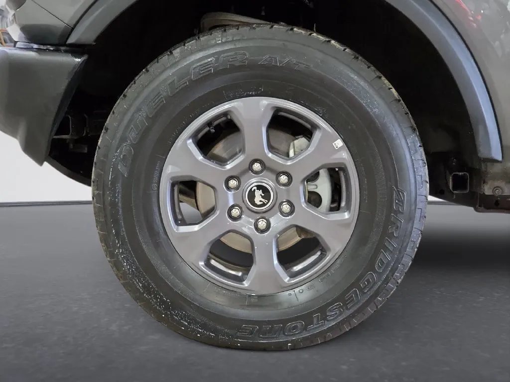 Ford Bronco photo 9