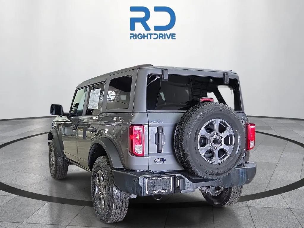 Ford Bronco photo 4