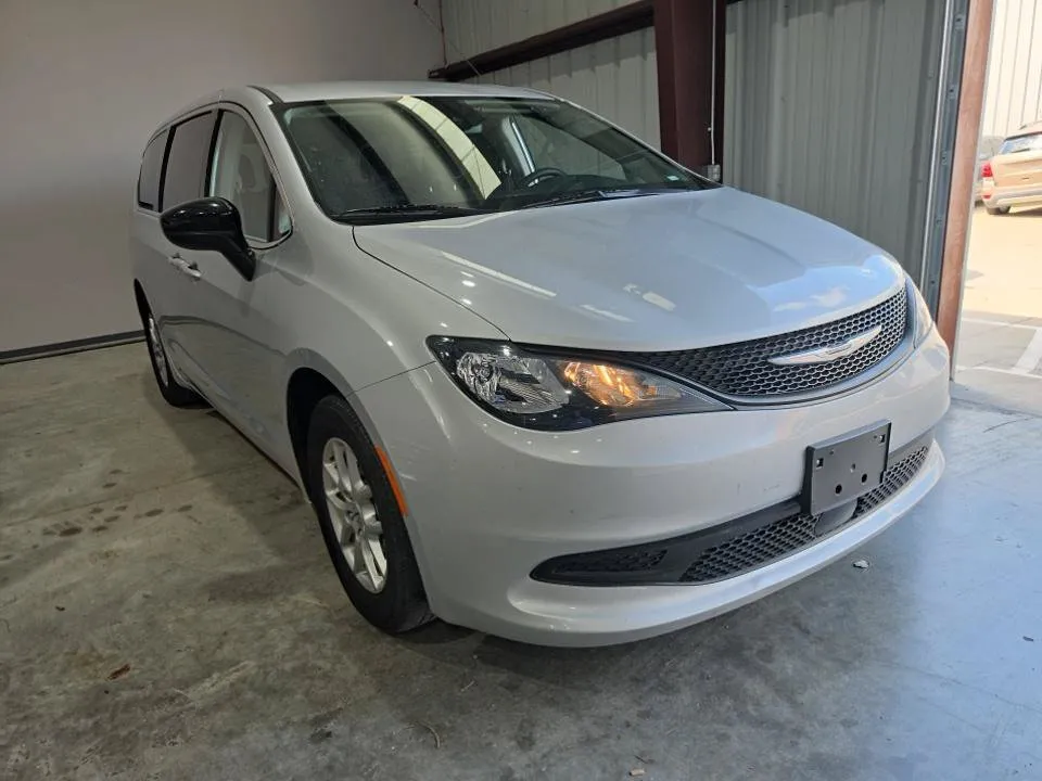 Chrysler Voyager photo 3