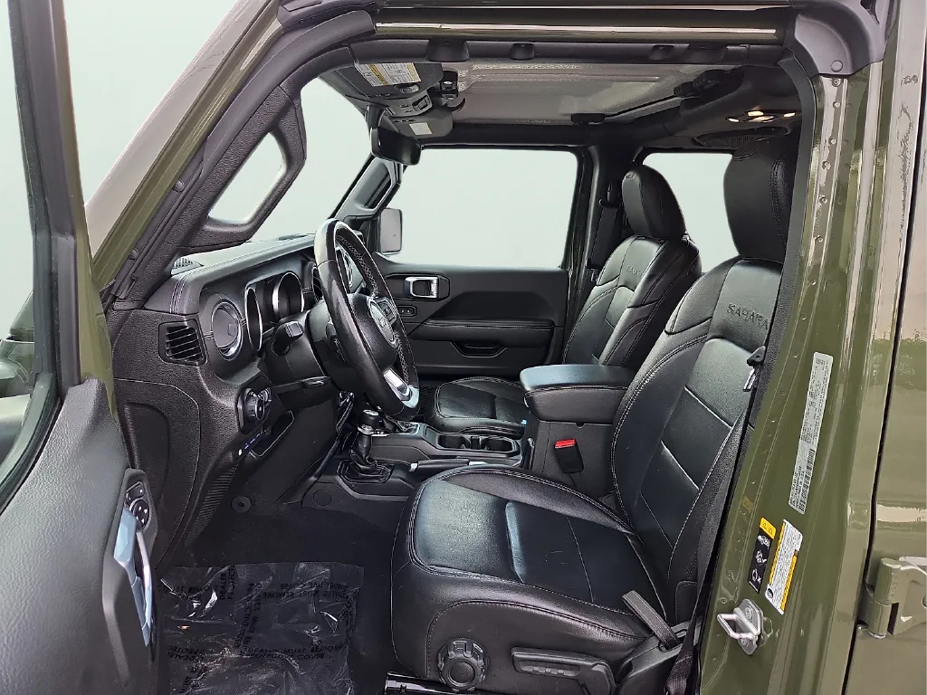 Jeep Wrangler photo 19