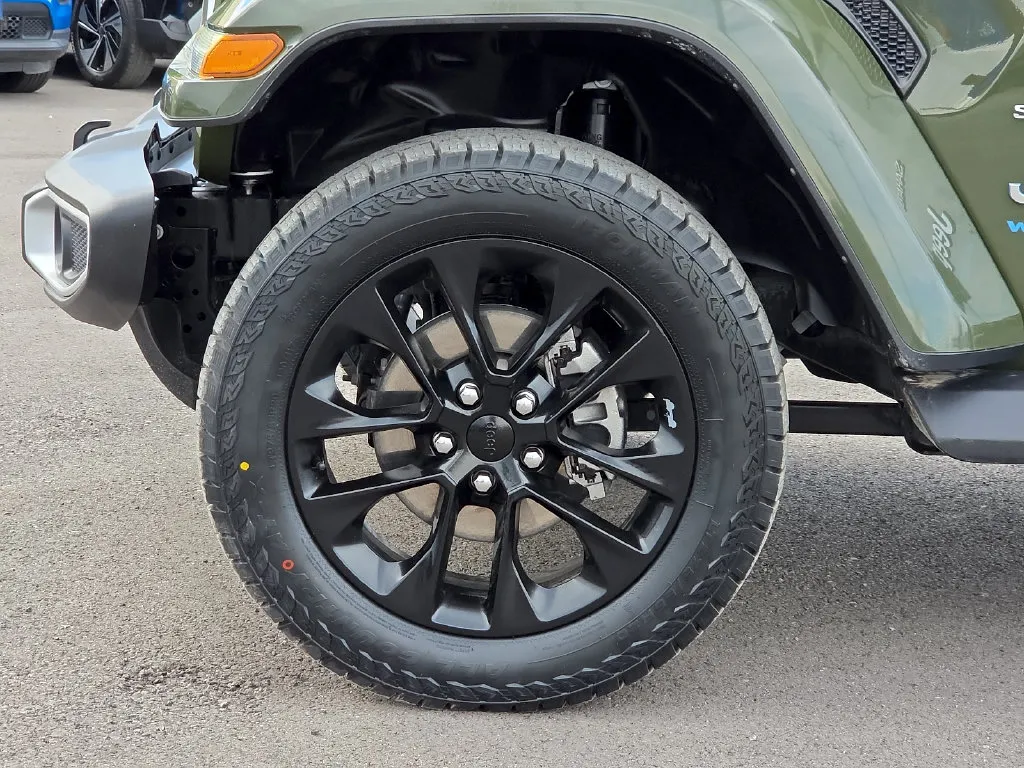 Jeep Wrangler photo 9