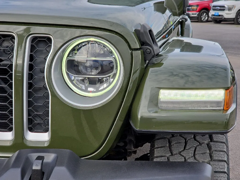 Jeep Wrangler photo 8