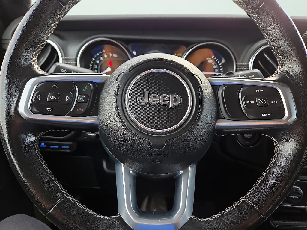 Jeep Wrangler photo 24