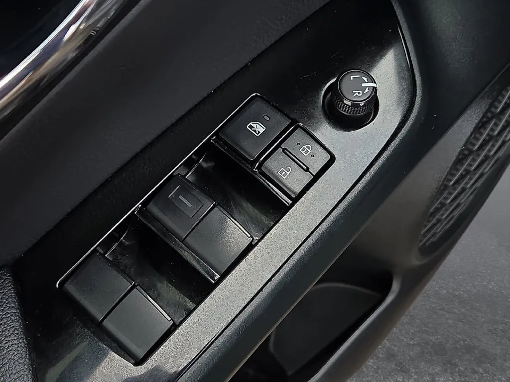 Toyota Prius photo 17