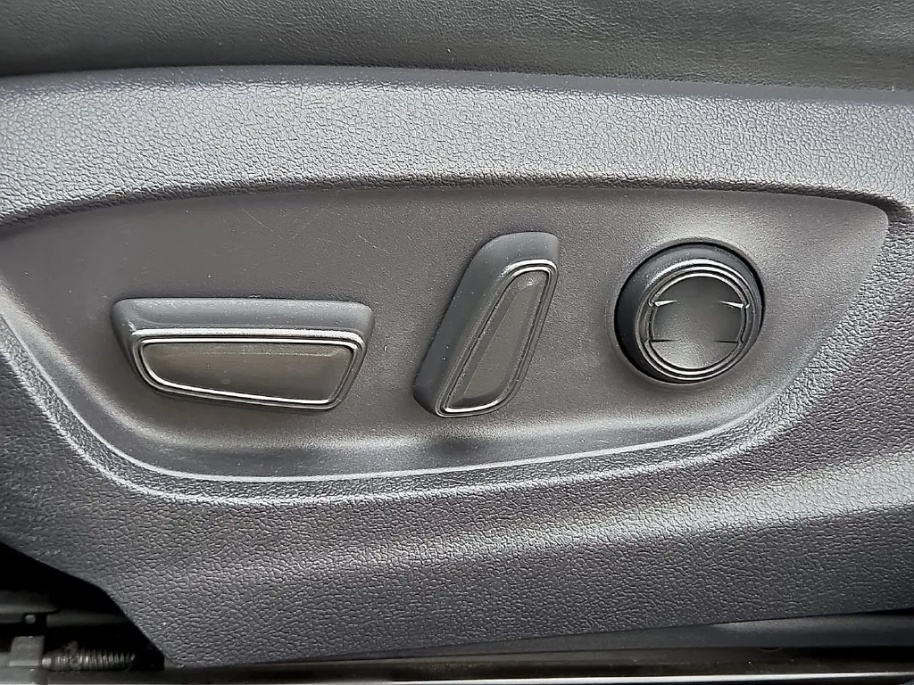 Toyota Prius photo 18