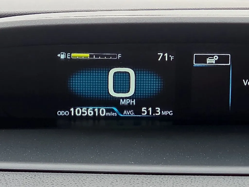 Toyota Prius photo 23