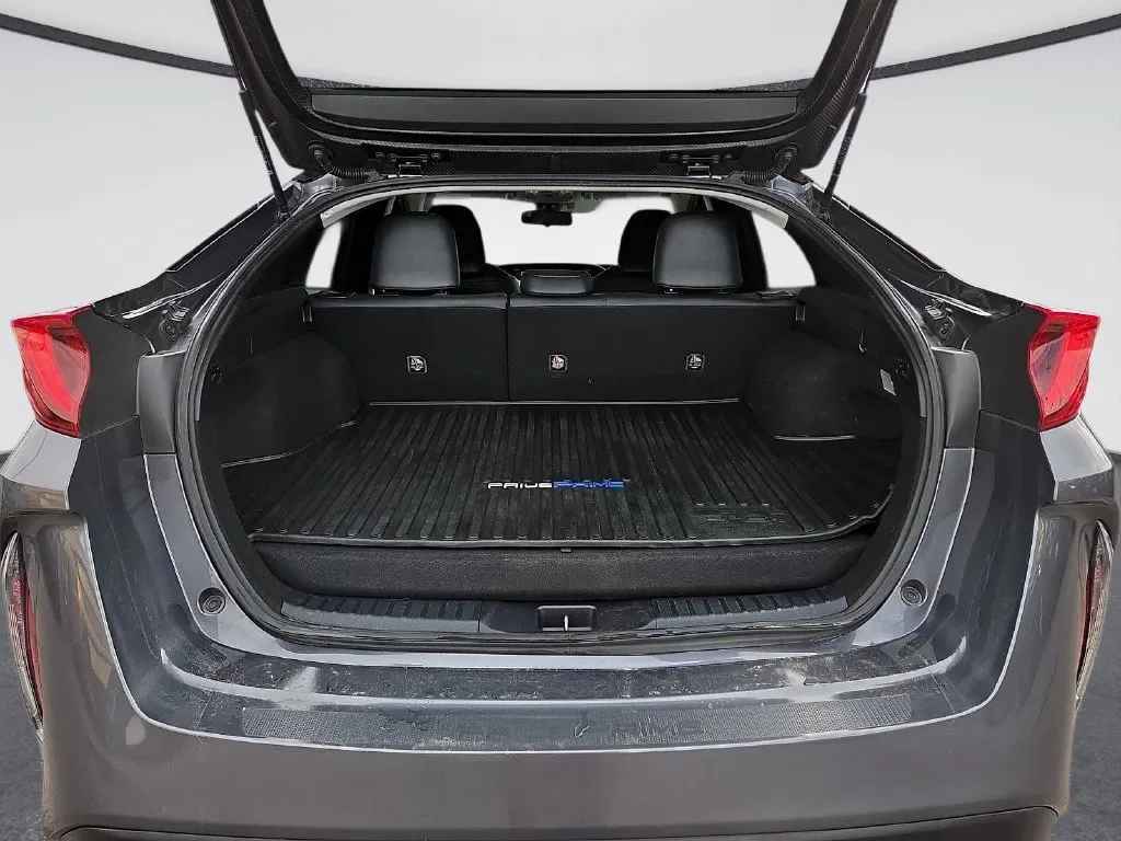 Toyota Prius photo 13