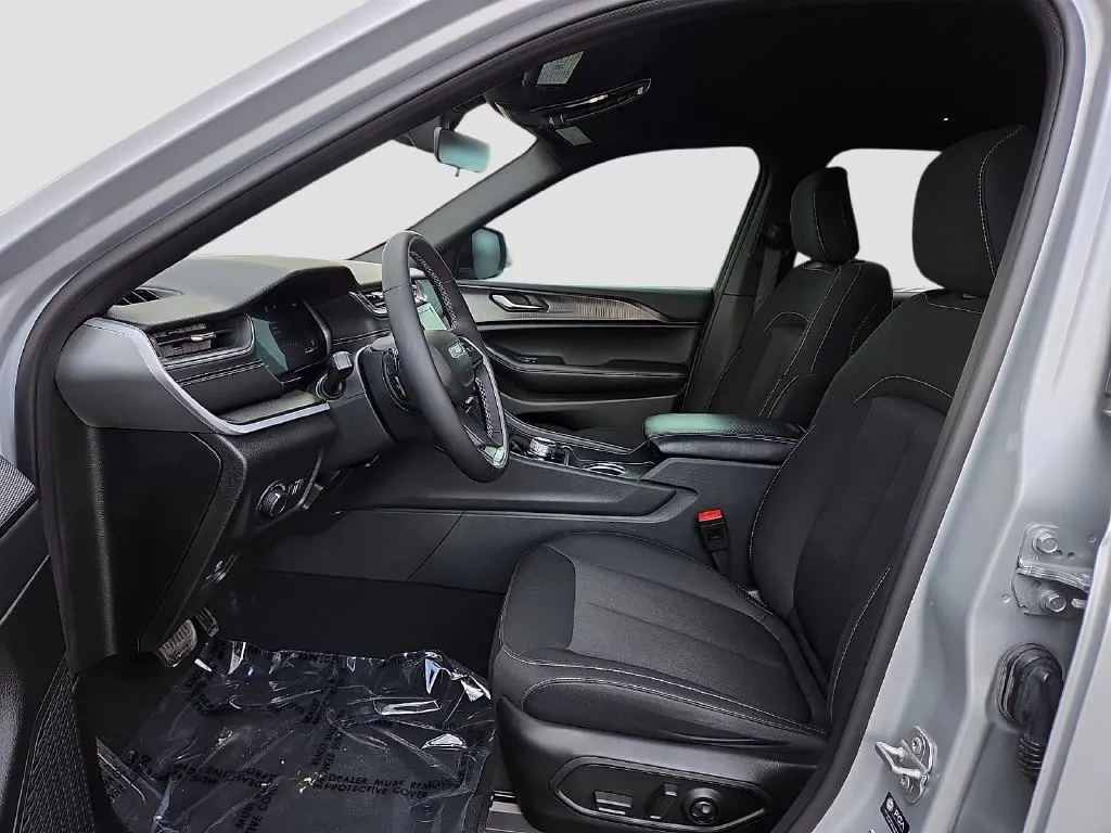 Jeep Grand Cherokee L photo 20