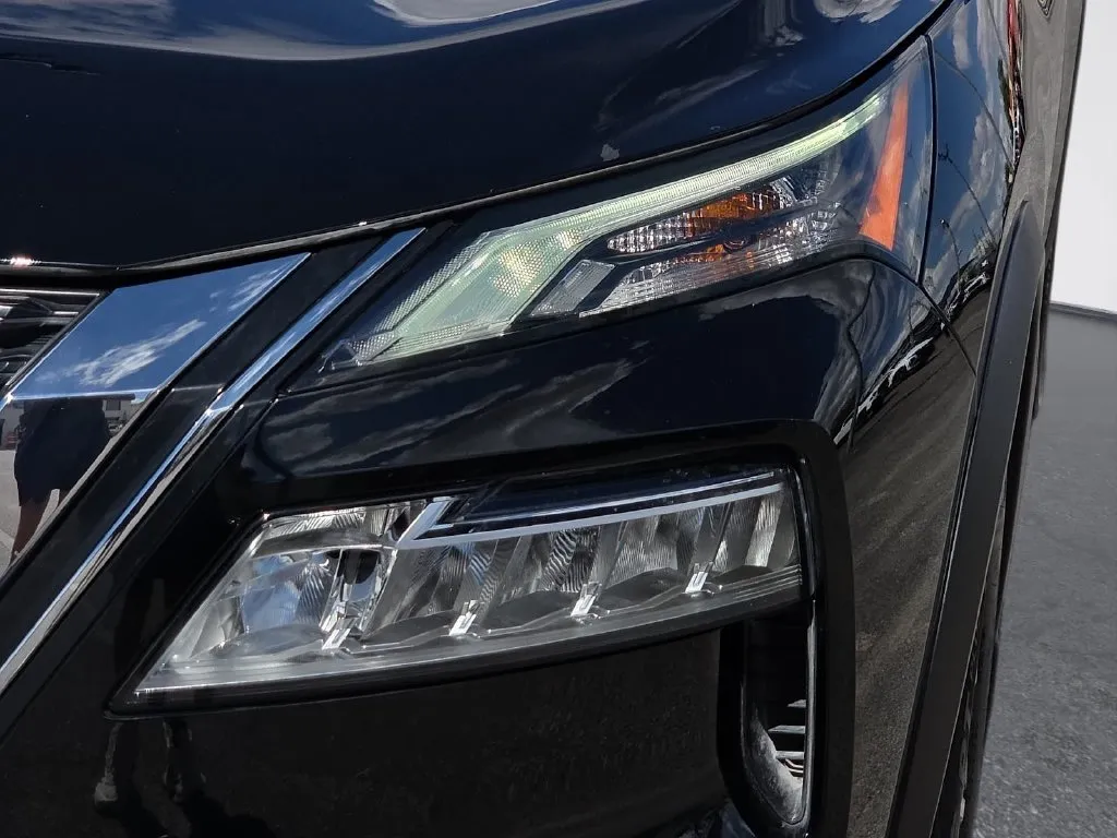Nissan Rogue photo 8