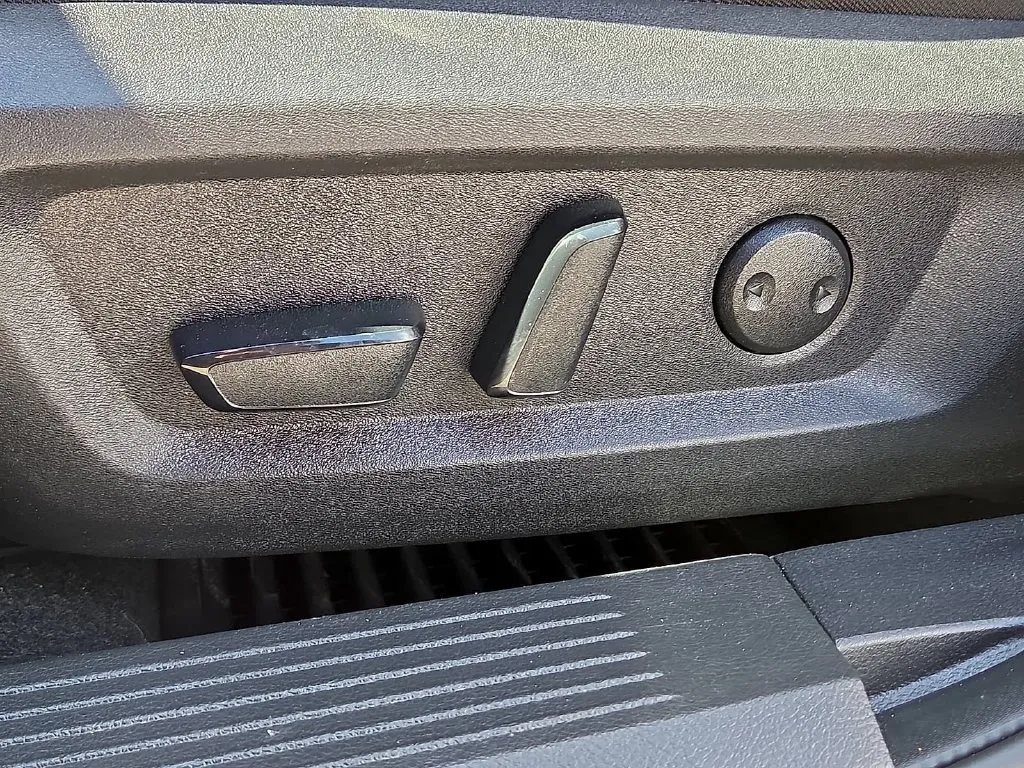 Nissan Rogue photo 18