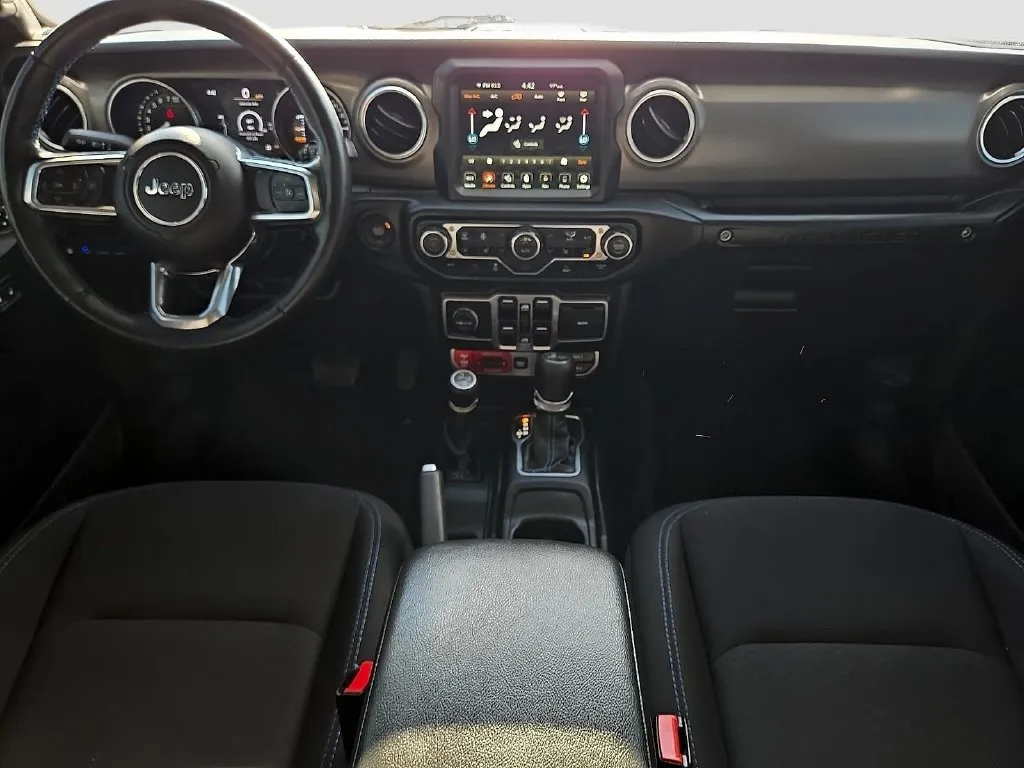 Jeep Wrangler photo 13