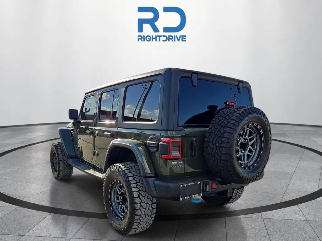 Jeep Wrangler photo 4