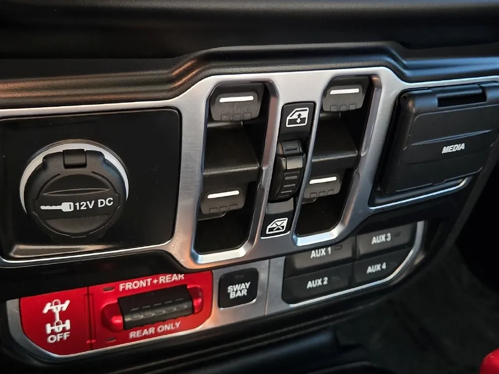 Jeep Wrangler photo 21