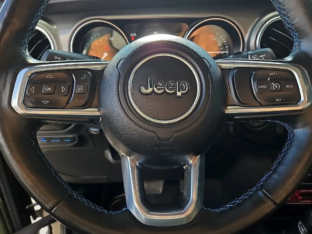 Jeep Wrangler photo 24