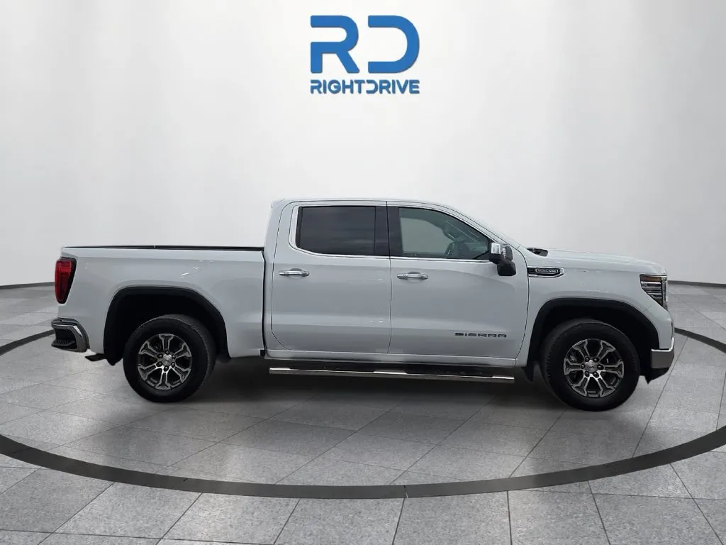 GMC Sierra photo 2