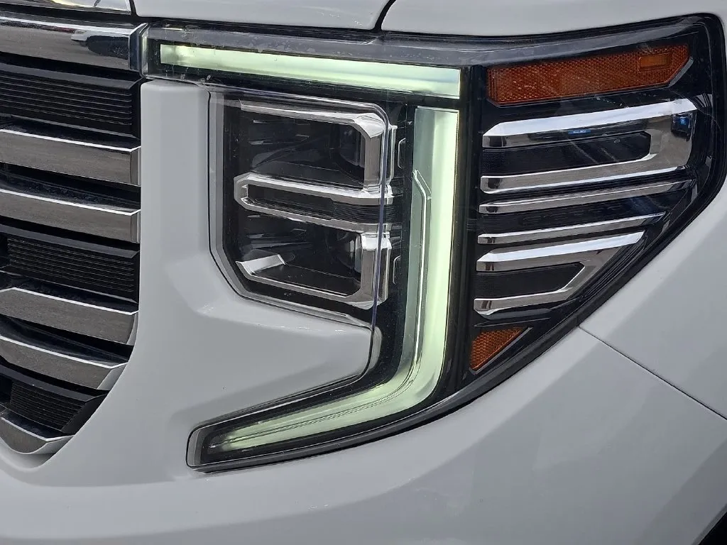 GMC Sierra photo 7