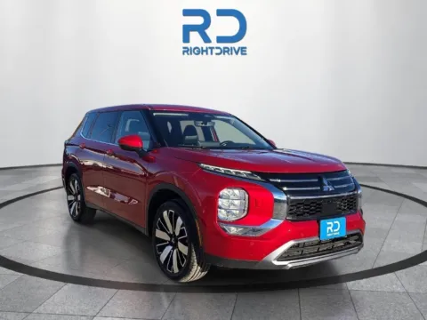 Red 2025 Mitsubishi Outlander SE for sale in El Paso, TX