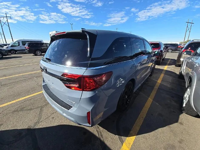 Honda Odyssey photo 4