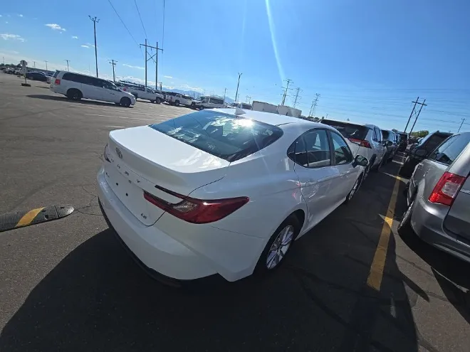 Toyota Camry photo 4