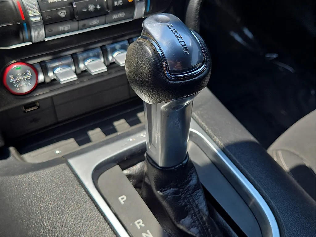 Ford Mustang photo 25