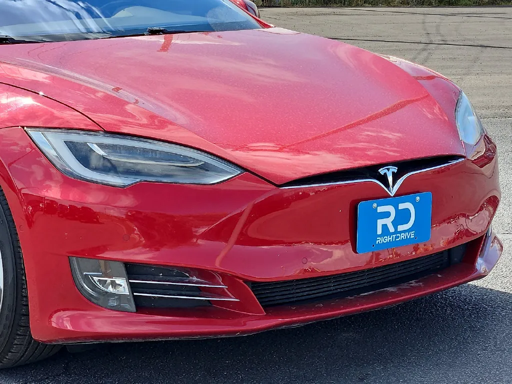 Tesla Model S photo 7