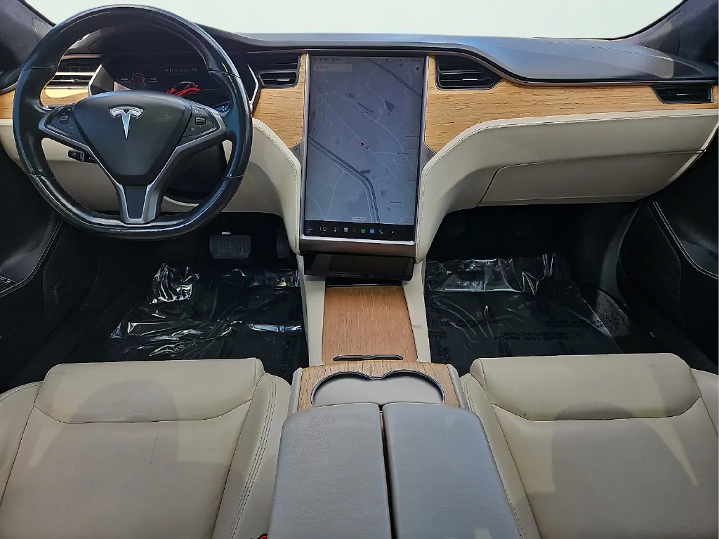 Tesla Model S photo 15