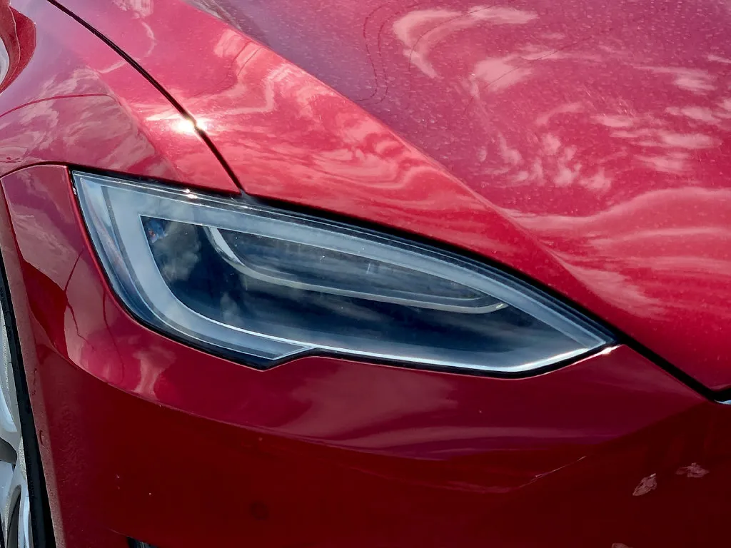Tesla Model S photo 8