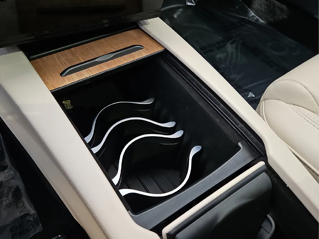 Tesla Model S photo 25