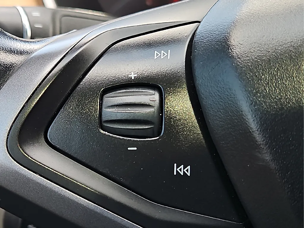 Tesla Model S photo 23