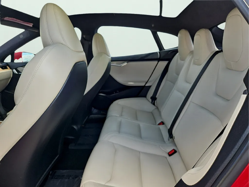 Tesla Model S photo 13