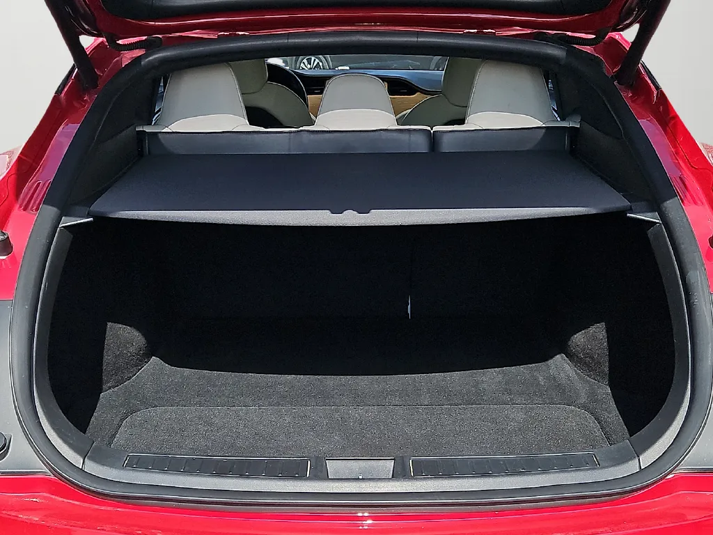 Tesla Model S photo 11