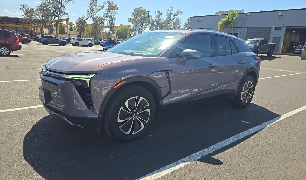 Chevrolet Blazer photo 2