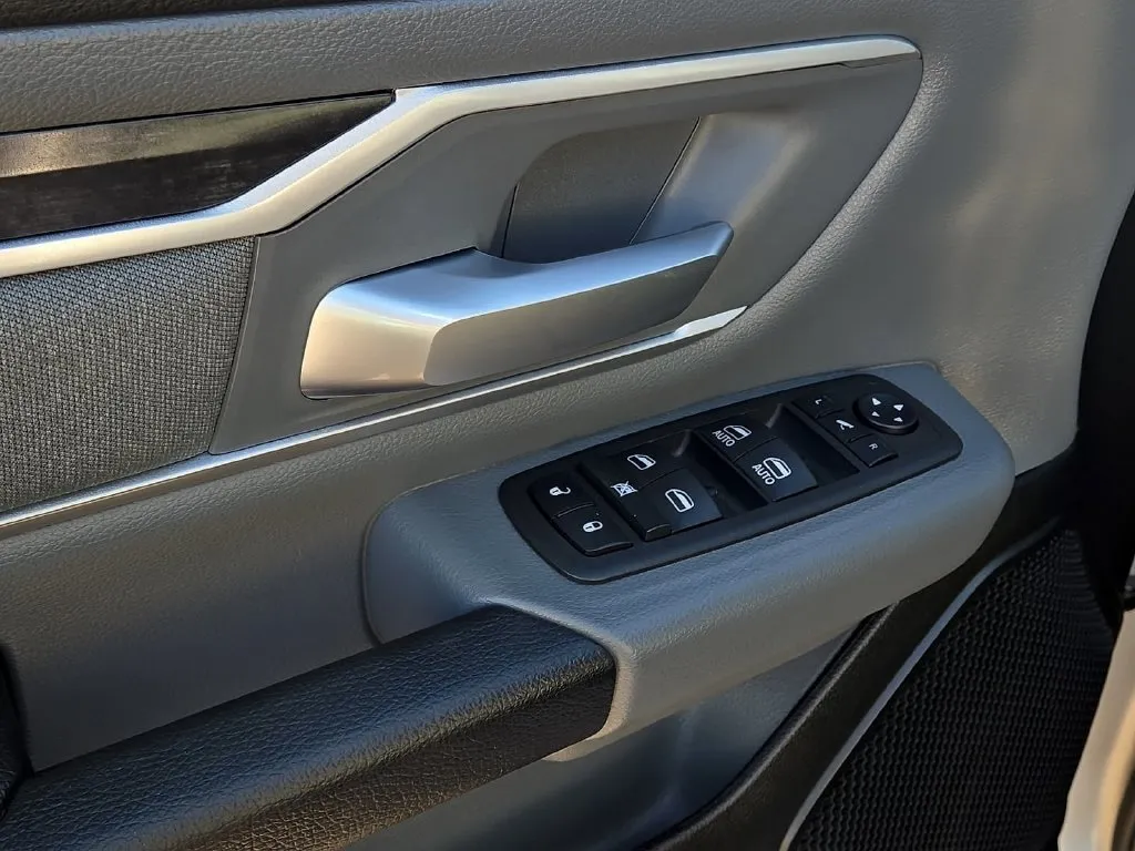 Ram 1500 photo 17