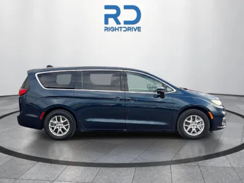 Photos of 2023 Chrysler Pacifica Touring L for sale in El Paso, TX at RightDrive - 8320 Gateway East
