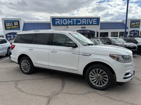 White 2020 Lincoln Navigator Standard for sale in El Paso, TX