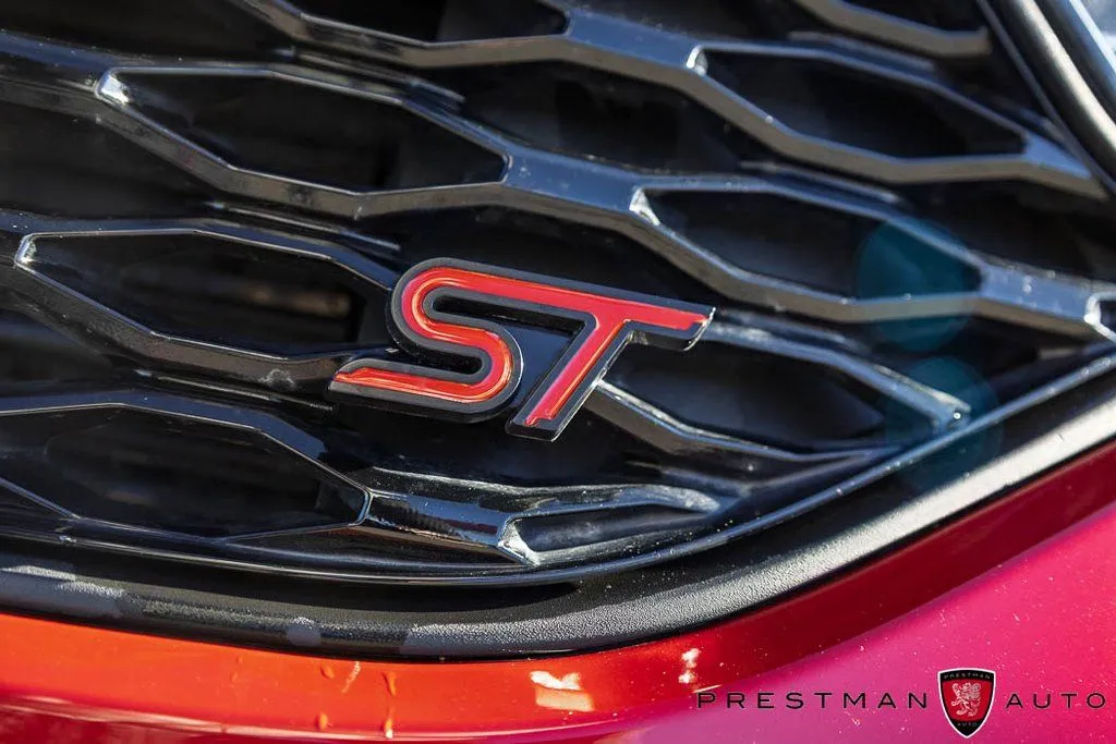 2022 Ford Explorer ST - Photo 4