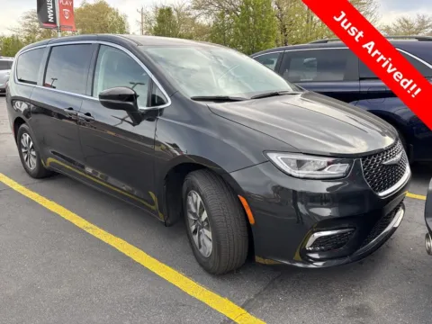 Black 2023 Chrysler Pacifica Hybrid Touring L for sale in Salt Lake City, UT