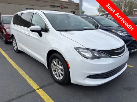White 2017 Chrysler Pacifica Touring for sale in Salt Lake City, UT