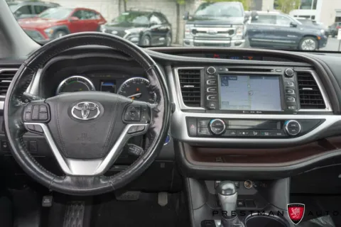 Photos of 2018 Toyota Highlander Hybrid Limited Platinum for sale in Salt Lake City, UT at Prestman Auto