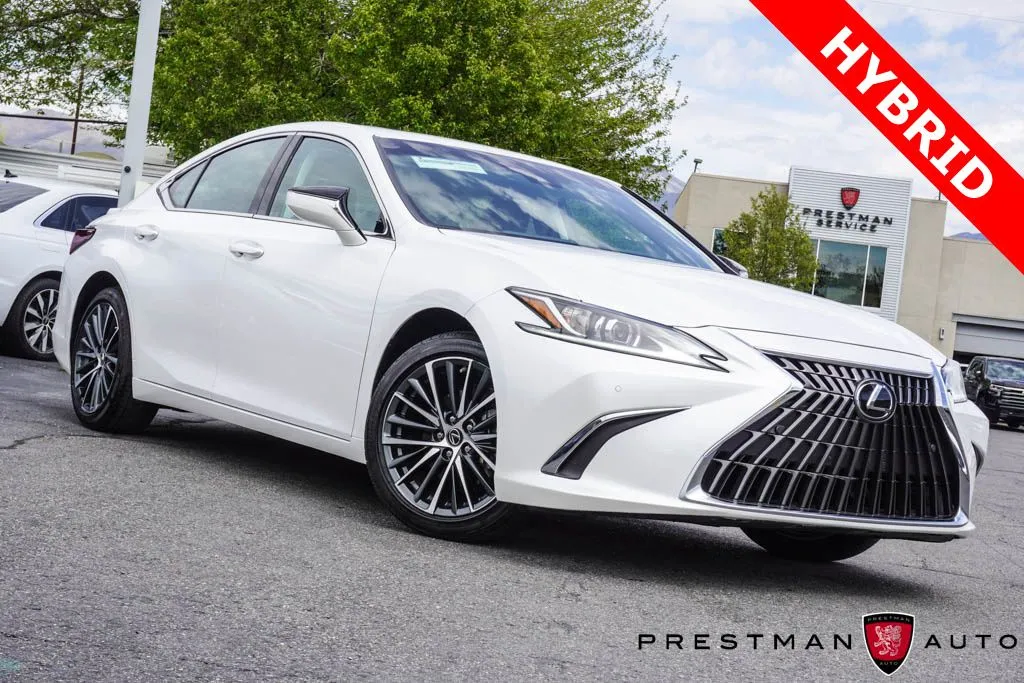 2025 Lexus ES 300h 300h's photo