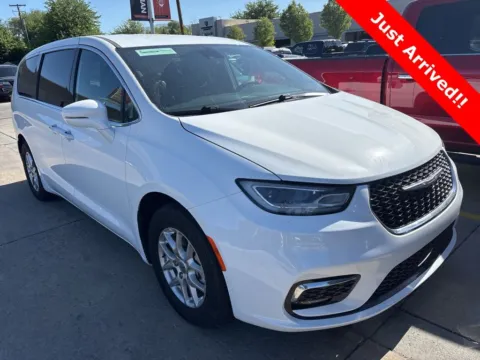 White 2025 Chrysler Pacifica Select for sale in Salt Lake City, UT