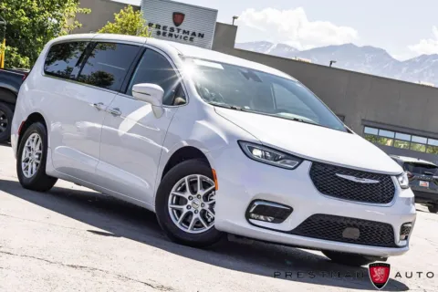 White 2025 Chrysler Pacifica Select for sale in Salt Lake City, UT